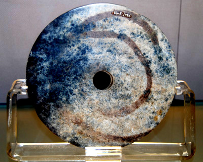 江南水乡文化博物馆共同主办了名为 "瑰宝——良渚文化玉器精品展览"